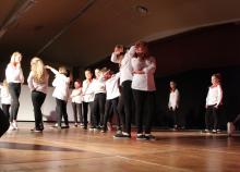 <a href="/node/7257" class="active">Rencontre régionale de danse FSCF Hauts de France</a><div class="smartphoto_back_link"><a href="/multimedia">Retour aux albums</a></div><div class="smartphoto_date_album">Album publié le 08/02/2017</div>