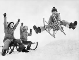 FSCF Photo du mois enfants et luges dans la neige FSCF Photo du mois enfants et luges dans la neige