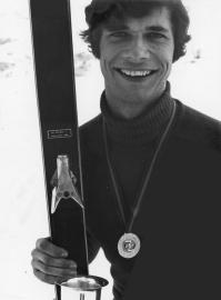Portrait de Jean-Yves Parpette Portrait de Jean-Yves Parpette, victorieux lors du championnat fédéral de si des 23 et 24 janvier 1971 à Albiez-le-Vieux (Savoie)
