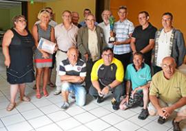 Trophée du 90ème anniversaire de la Bogue d'Or de Questember groupe de personnes