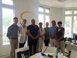 Signature de convention entre la FSCF et la fédération de gym suédoise groupe de personnes