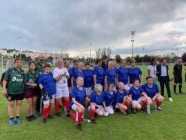 Les mamies tapent dans le ballon rond ! Les mamies tapent dans le ballon rond !